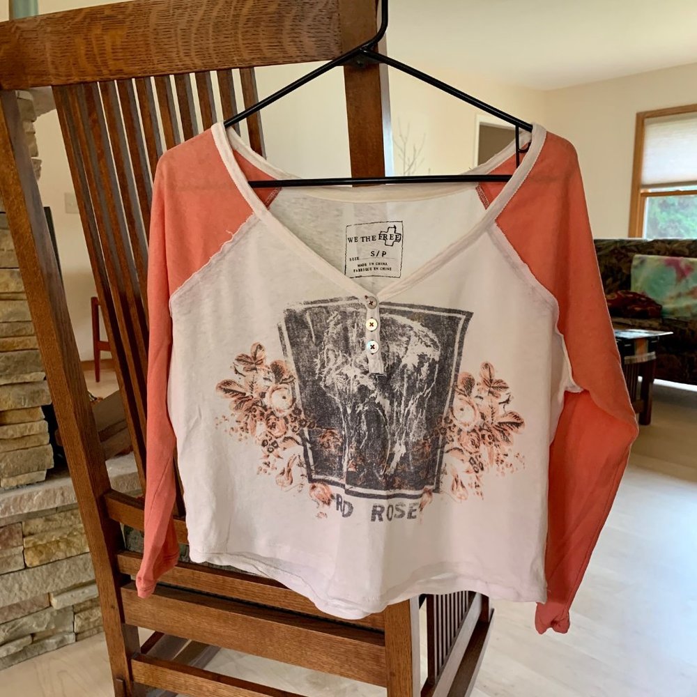 We The Free CropTop Jersey "Red Rose" Graphic